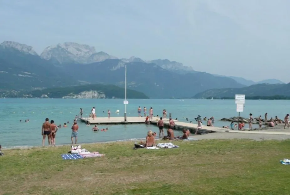 Chambre Privée 2 pas du lac chez l'habitant Sévrier France